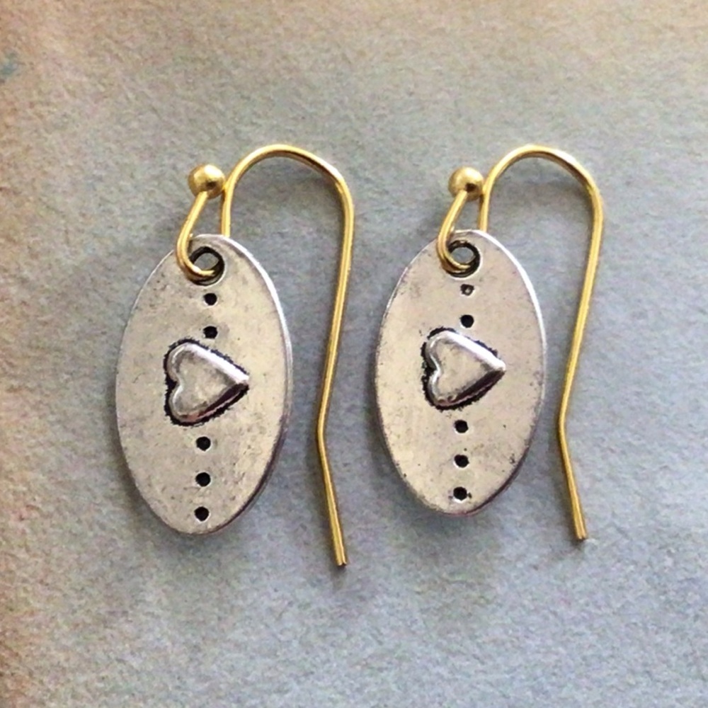 New handcrafted Sundance charm heart Earrings
